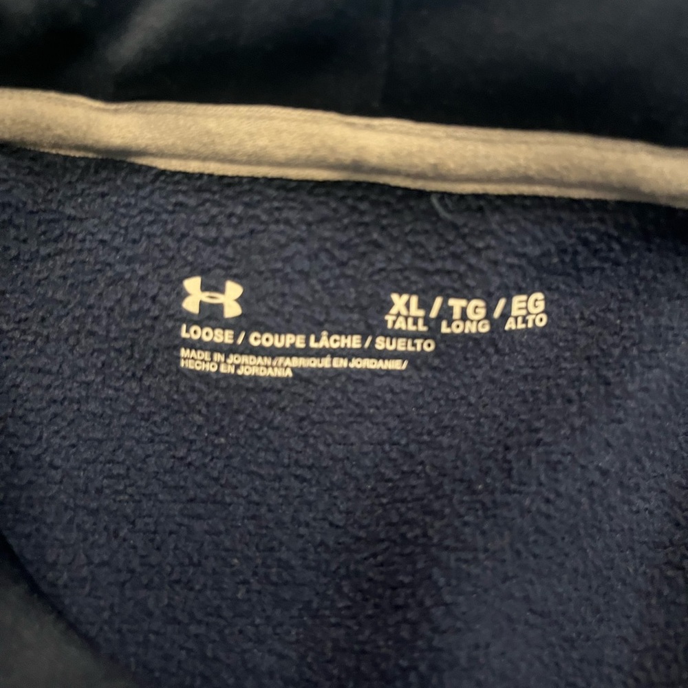 Under Armour dark blue hooded sweatshirt  XL